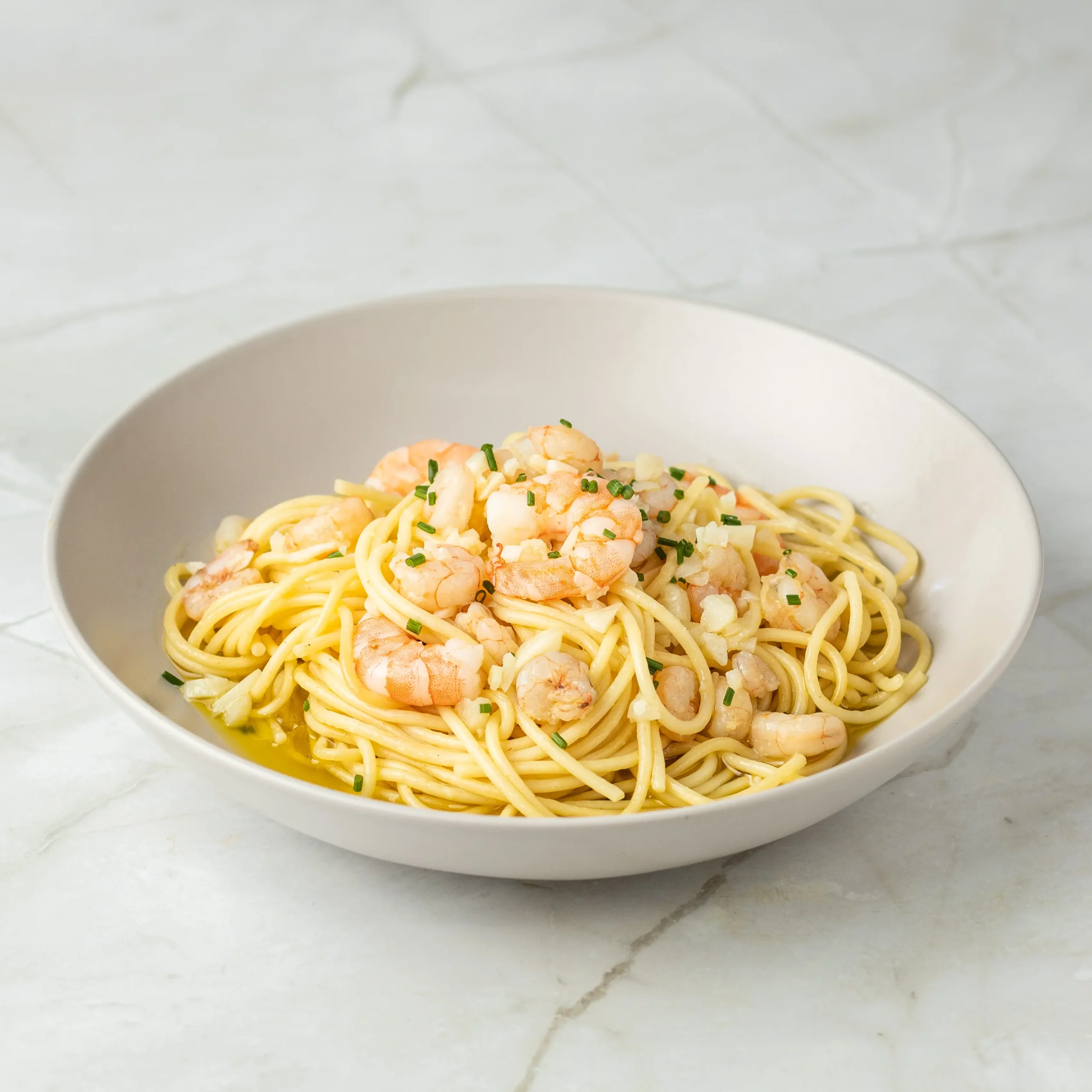 Spaguetti-al-ajillo-con-gambas.webp Spaguetti al ajillo con langostinos - Imagen 1