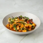 Tofu al curry rojo con verduras