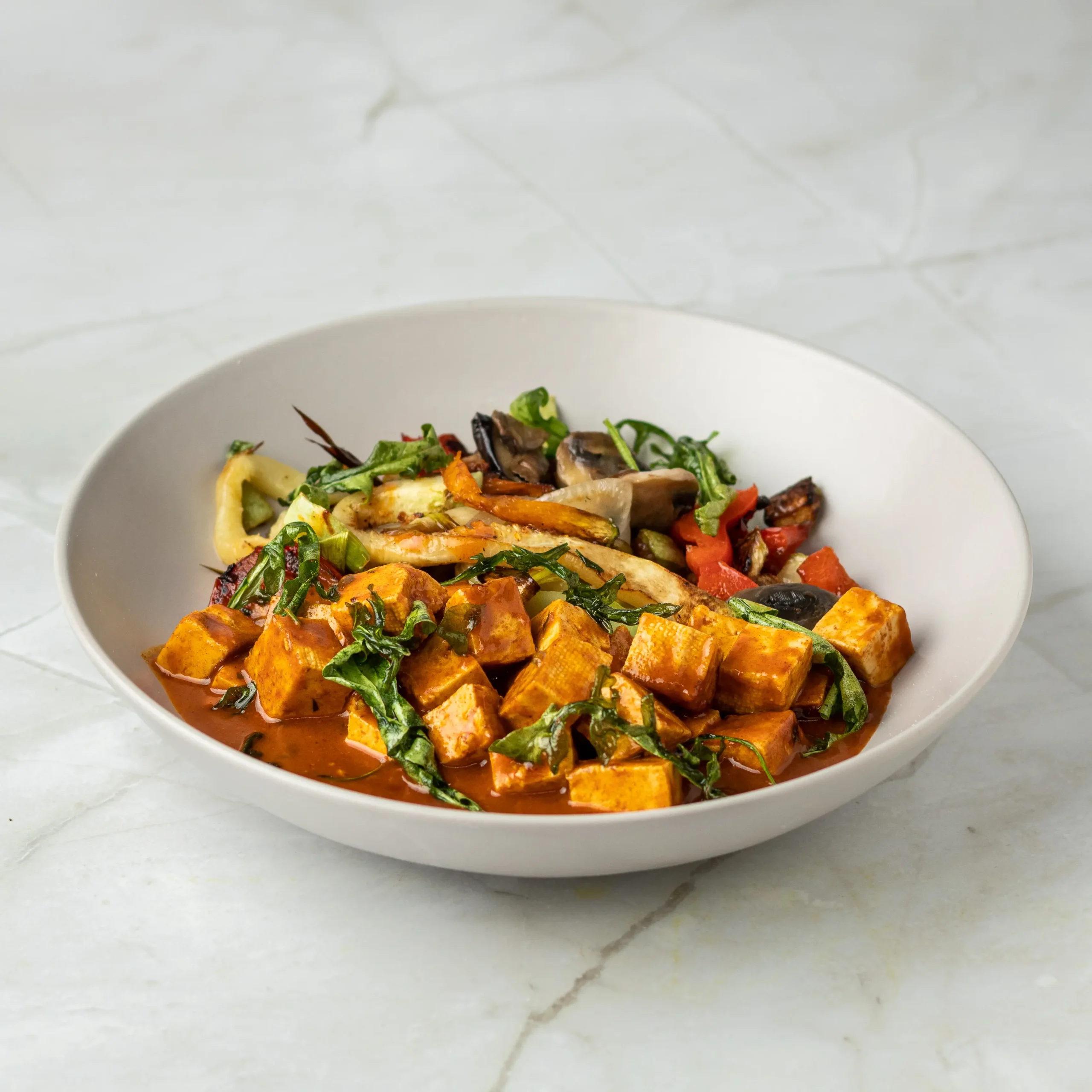 Tofu-al-curry-rojo-con-verduras.webp Tofu al curry rojo con verduras - Imagen 1